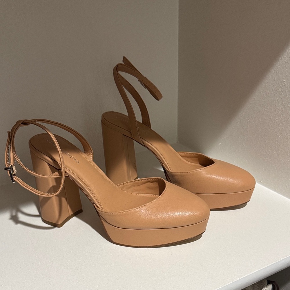 Vince Camuto Tan Platform Sandals